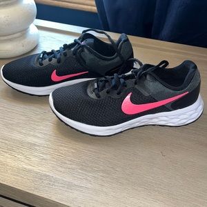 Nike Running Shoes, Black & Pink size 7
